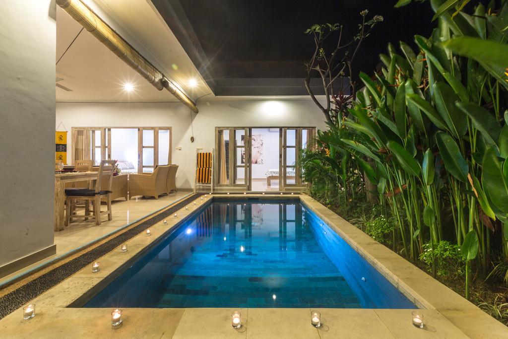 Castro Villa Seminyak Extérieur photo